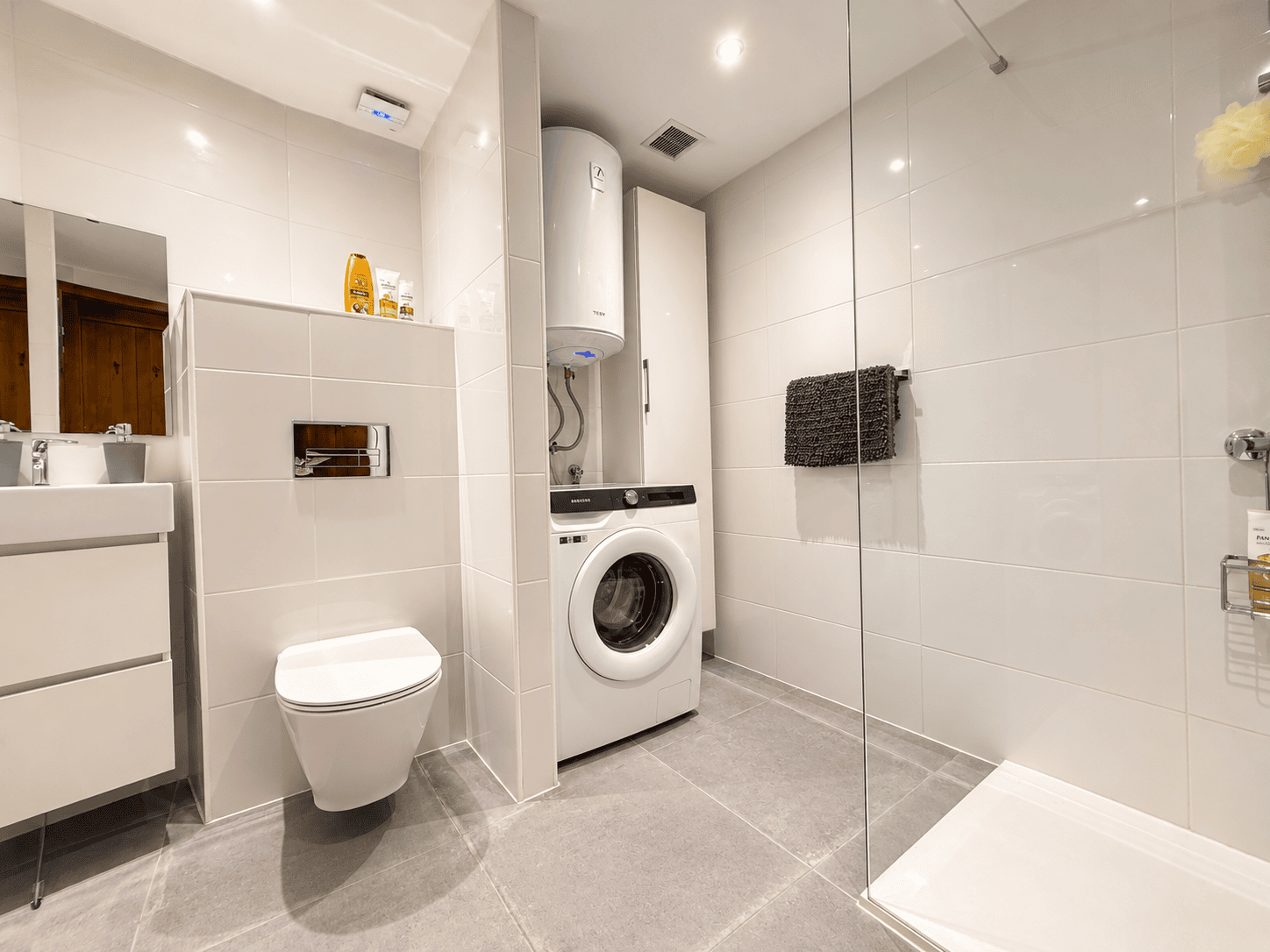 PRZESTRONNY APARTAMENT W PANORAMA PARK, ZALEDWIE 250 M OD PLAŻY W PUNTA PRIMA