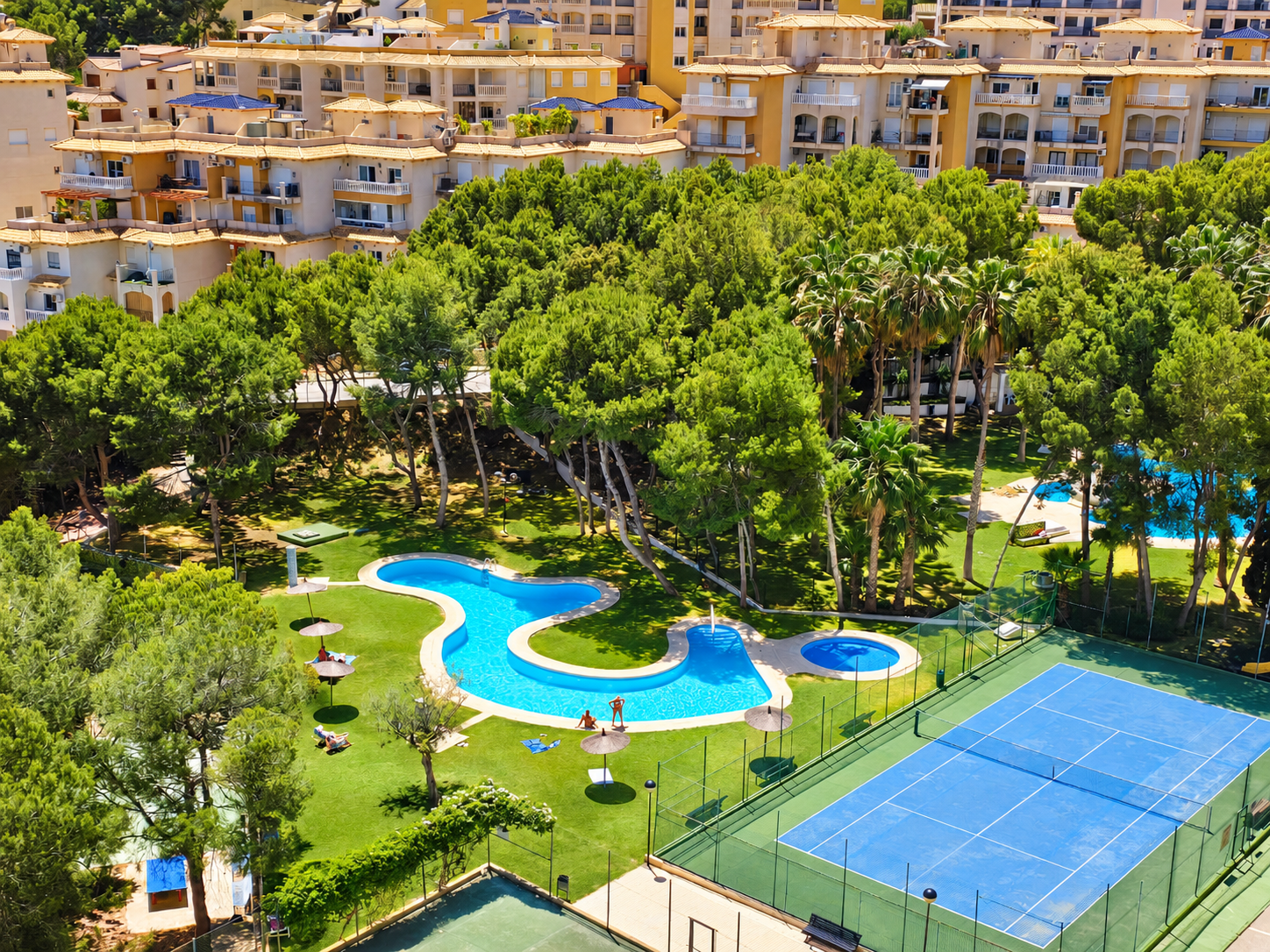 Complejo mediterráneo con piscinas y jardines PRZESTRONNY APARTAMENT Z WIDOKIEM NA MORZE I LAS SOSNOWY W DEHESA DE CAMPOAMOR