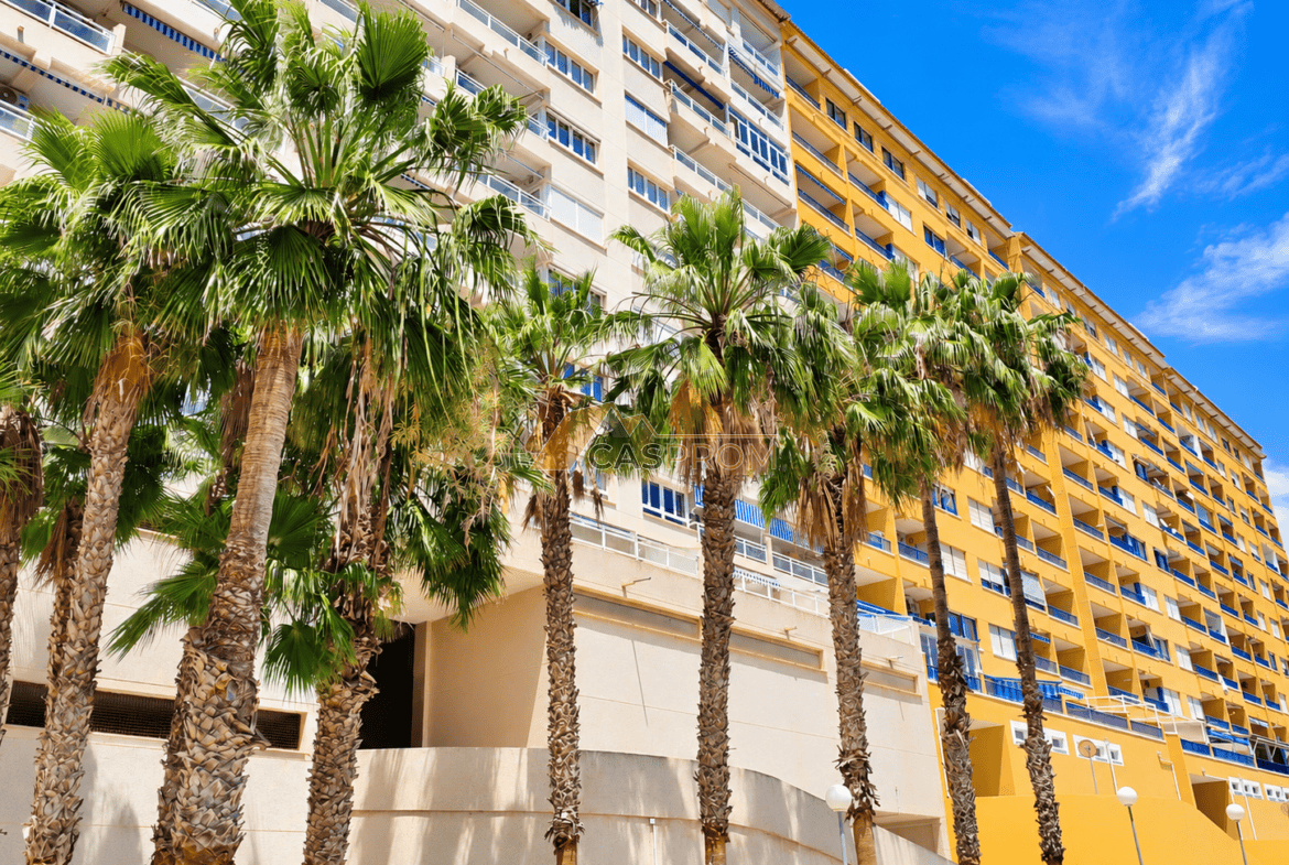 PRZESTRONNY APARTAMENT Z WIDOKIEM NA MORZE I LAS SOSNOWY W DEHESA DE CAMPOAMOR 