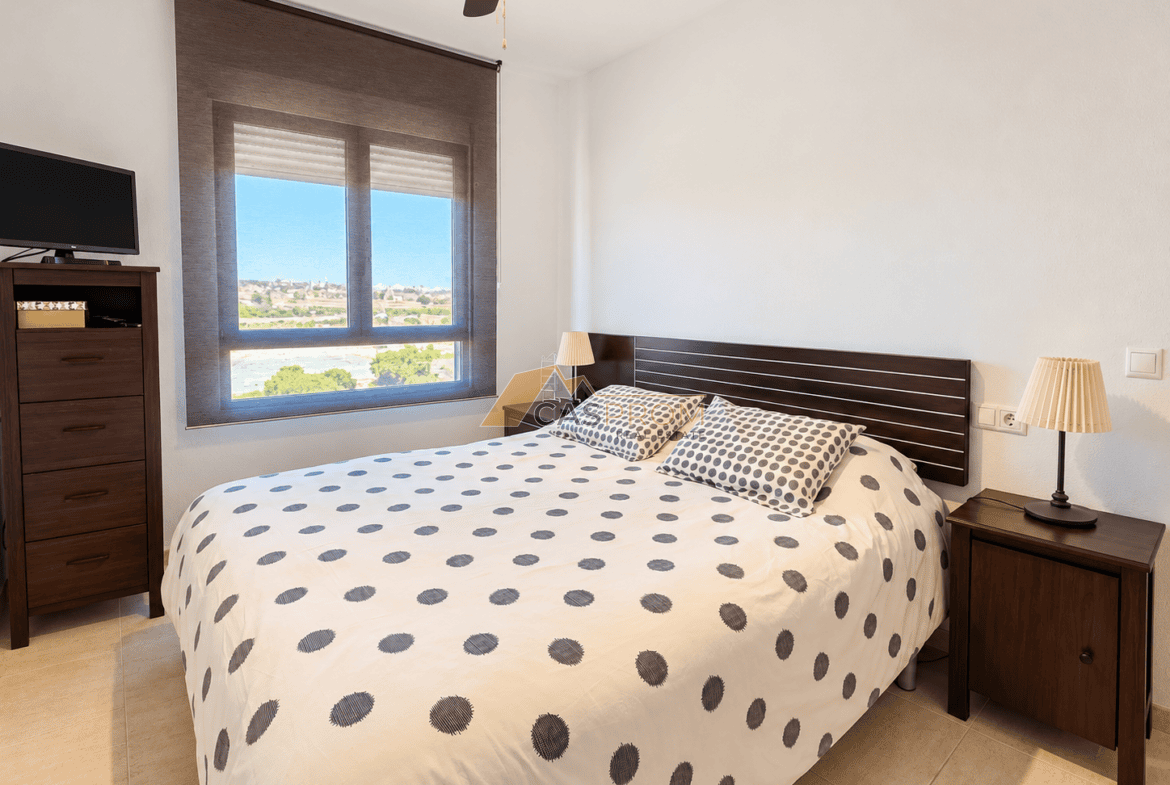 PRZESTRONNY APARTAMENT Z WIDOKIEM NA MORZE I LAS SOSNOWY W DEHESA DE CAMPOAMOR 