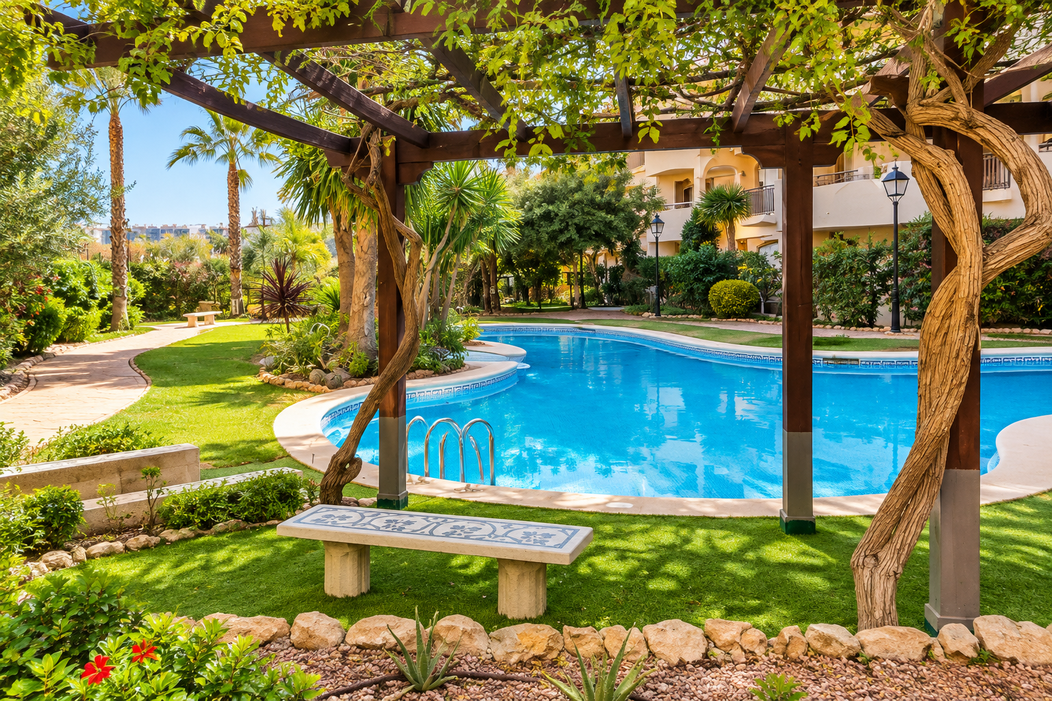 PRZESTRONNY APARTAMENT W PANORAMA PARK, ZALEDWIE 250 M OD PLAŻY W PUNTA PRIMA